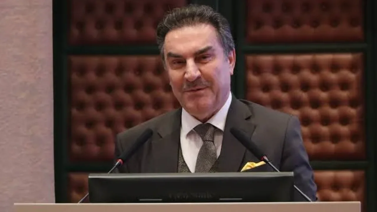 Prof. Dr. Zakir Avşar: "Kamuoyu kimin oyu?"