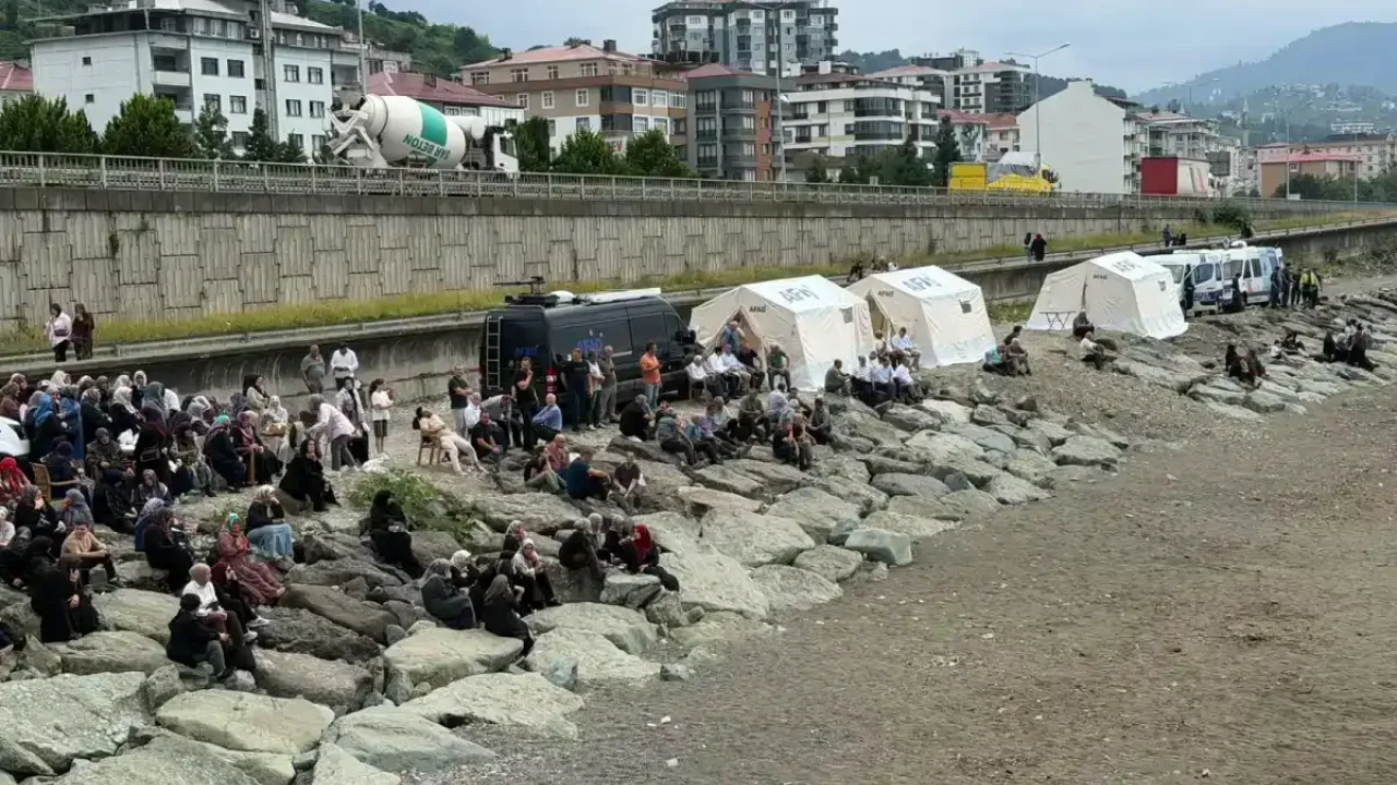 Rize Çayeli'nde kayıp çocuk için arama çalışmaları sürüyor