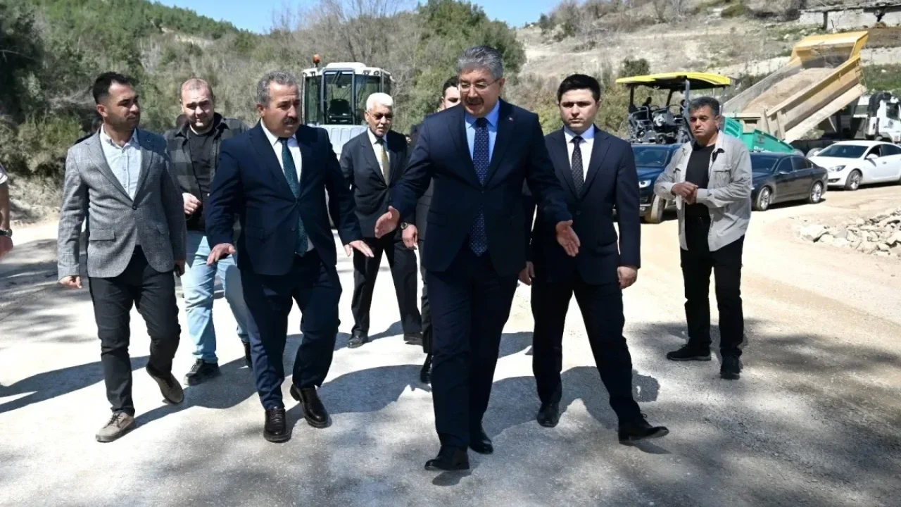 Sumbas’ta Köy Yolları Yenileniyor