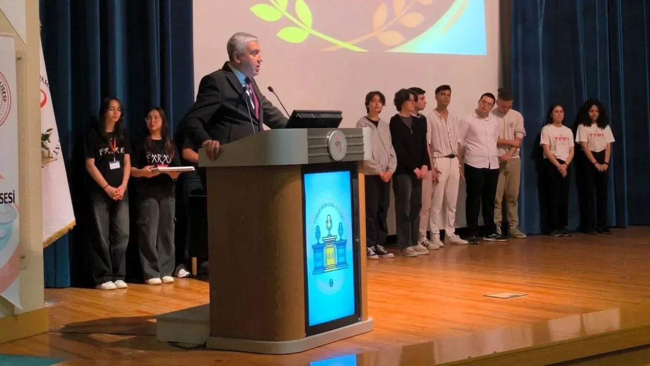 Tosçelik Lisesi Münazara Turnuvasını Kazandı