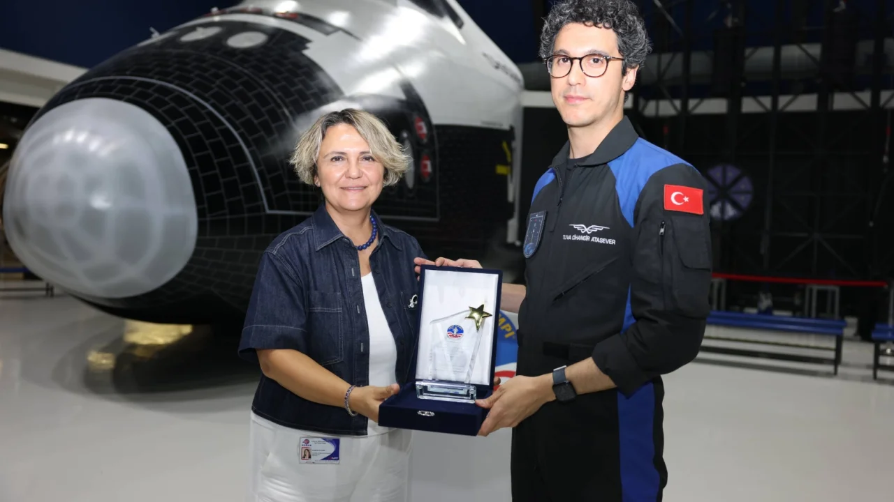 Tuva Cihangir Atasever Uzay Kampı Gençleri Eğitiyor