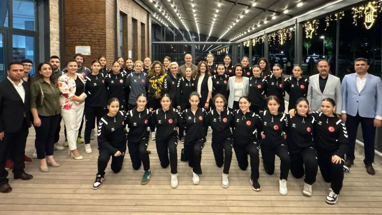 U17 Hentbol Kadın Milli Takımı Osmaniye’de Ağırlandı
