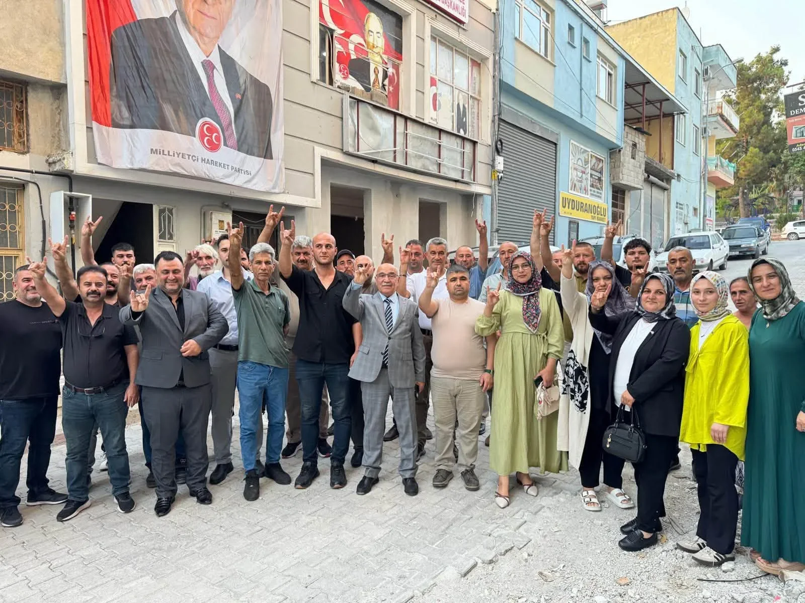 Üç Eski İlçe Başkanı Düzenlenen Törenle MHP'de