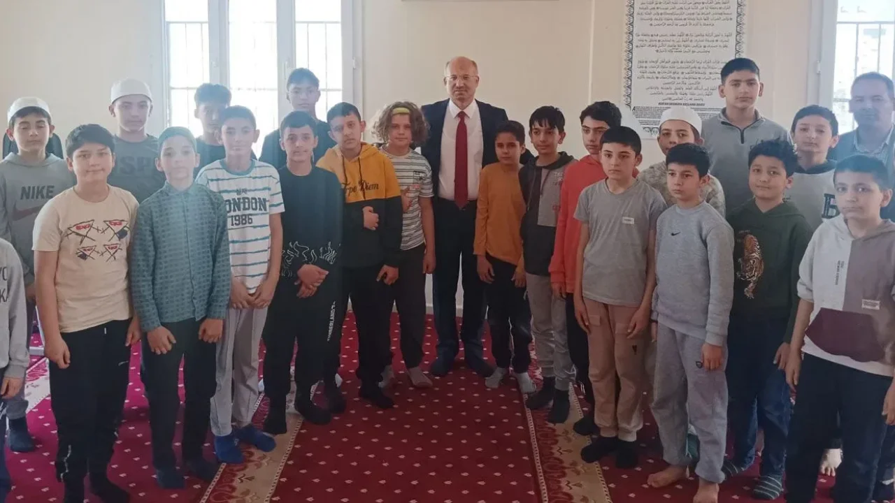 Vaiz Hamdi Karanfil Osmaniye’de Cemaatle Buluştu