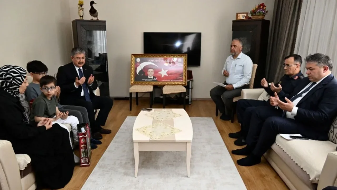 Vali Erdinç Yılmaz’dan şehit ailesine 23 Nisan ziyareti