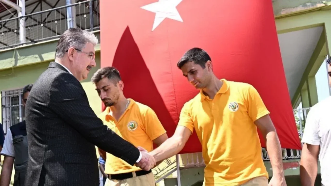 Vali Erdinç Yılmaz’dan Yangın Ekibine Anlamlı Ziyaret