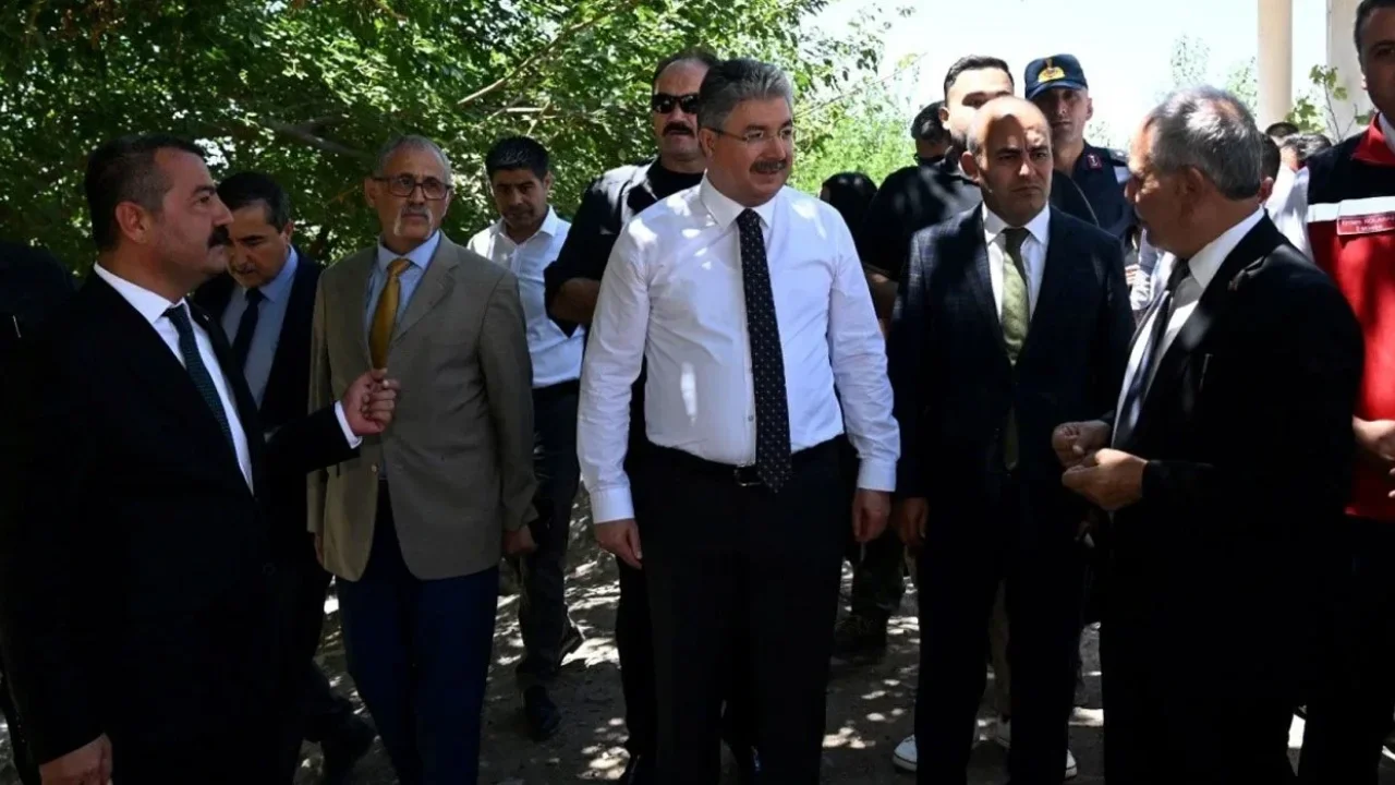 Vali Erdinç Yılmaz Karacaören Yangın Alanında