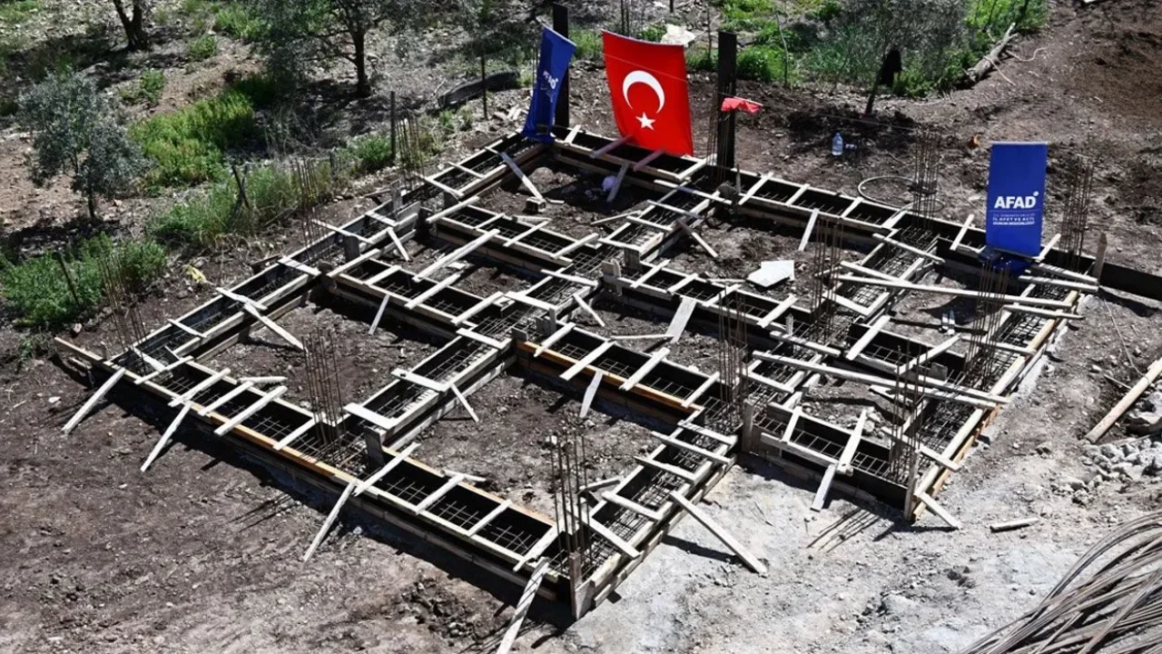 Vali Yılmaz: Ellek’te Ahır Yapımına Başladık