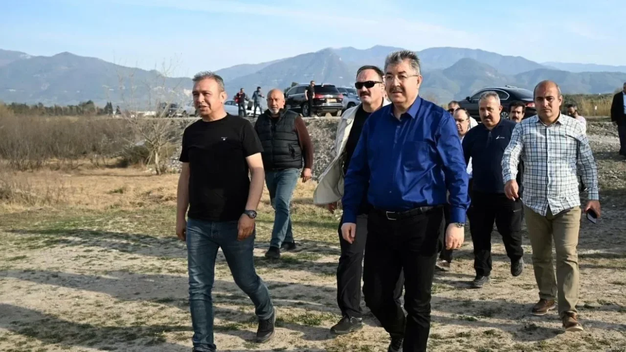 Vali Yılmaz, Hayvan Barınağı Alanında İnceleme Yaptı