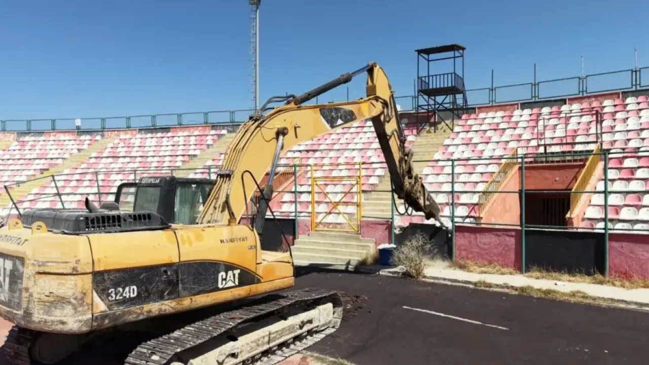 Van Atatürk Stadyumu yıkımı resmen başlıyor