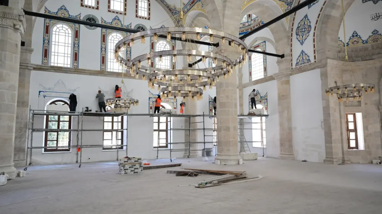 Yeni Cami eylül ayında ibadete açılıyor
