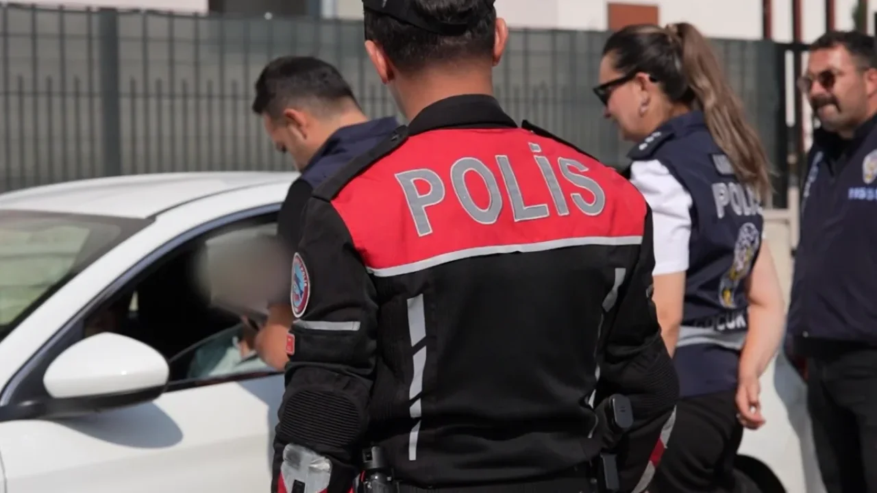 Ankara okul denetimleri ile aranan 48 kişiyi yakaladı