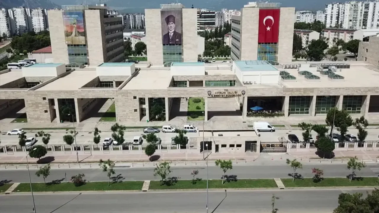 Antalya'da istihbarat iz sürdü, KOM operasyon yaptı!