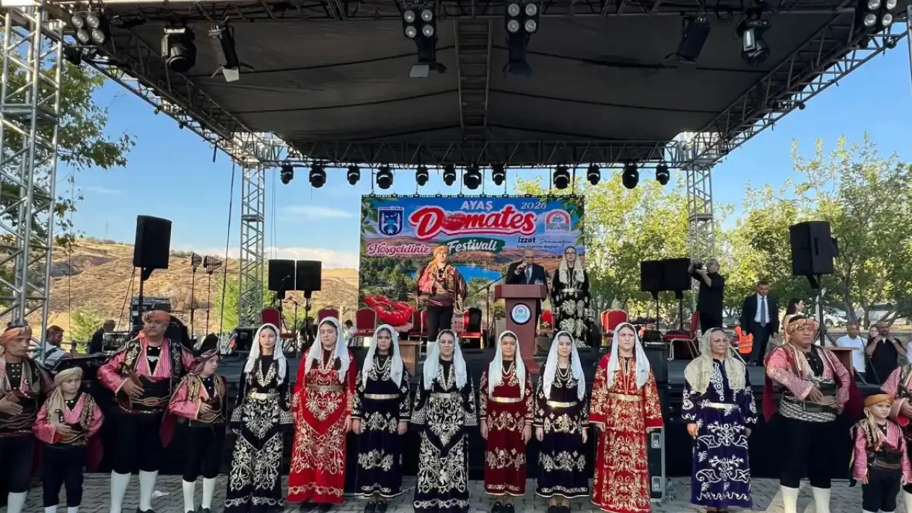 Ayaş Domates Festivali 2026 renkli görüntülerle başladı