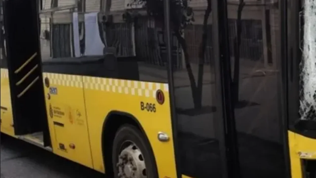 Bakırköy’de İETT otobüsünde yangın çıktı