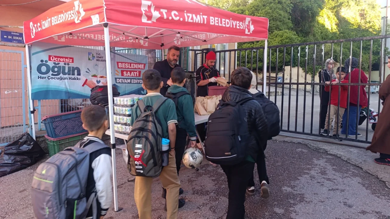 Beslenme Saati Öğrencilerin Yanında Olmaya Devam Ediyor