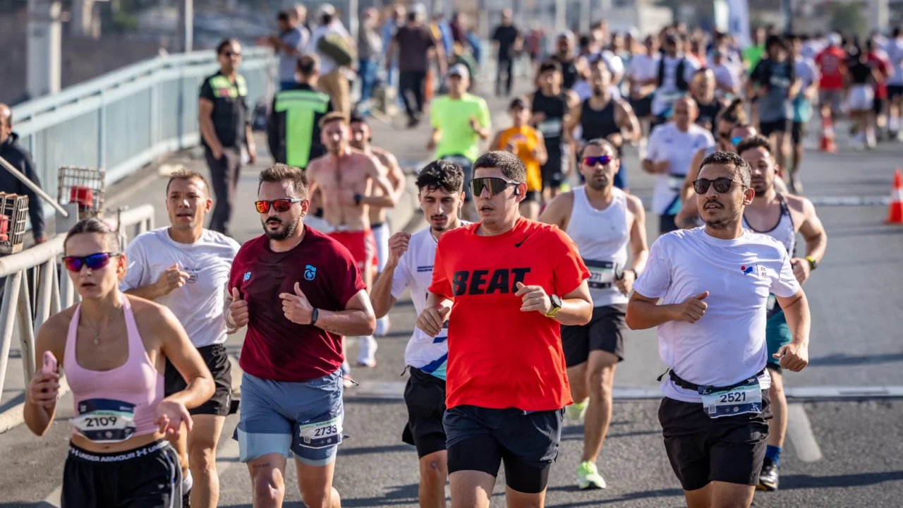Bir Adım Daha Koşusu Haliç'te Sporseverleri Buluşturdu