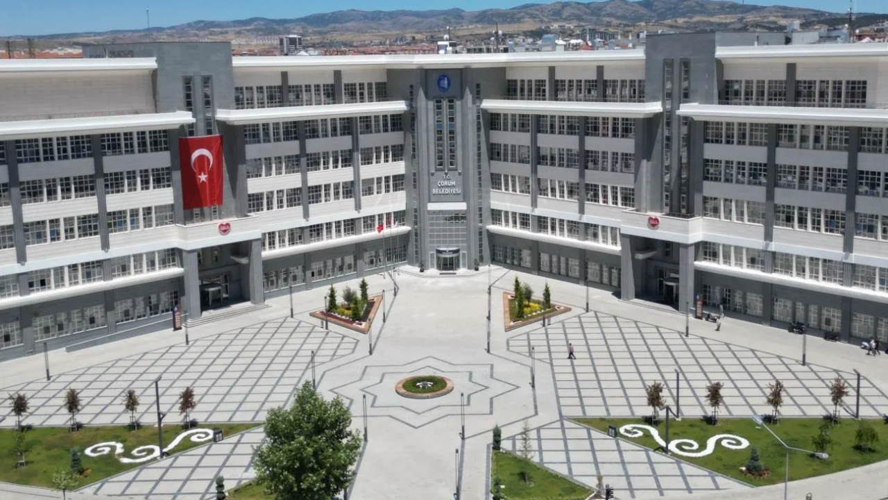 Çorum'da Belediyeden 7,7 Milyon Liralık Kırtasiye Desteği