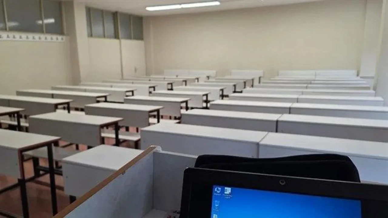 Ders katılımı düşüşü üniversitelerde tartışma yarattı