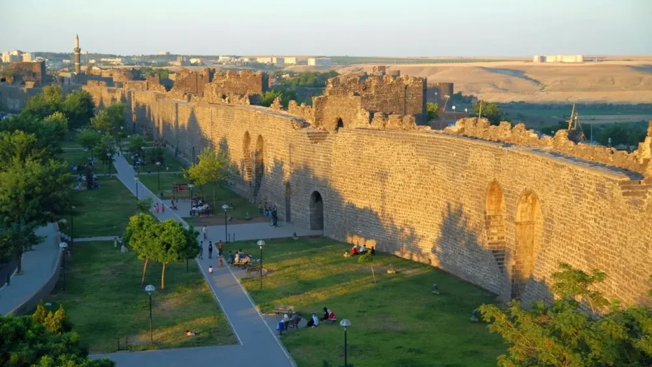 Diyarbakır Kalesi ve Hevsel Bahçeleri, medeniyetlerin izlerini taşıyor