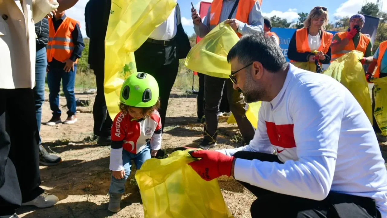 Dünya Temizlik Gününde Çevre Bilincini Artırıyor