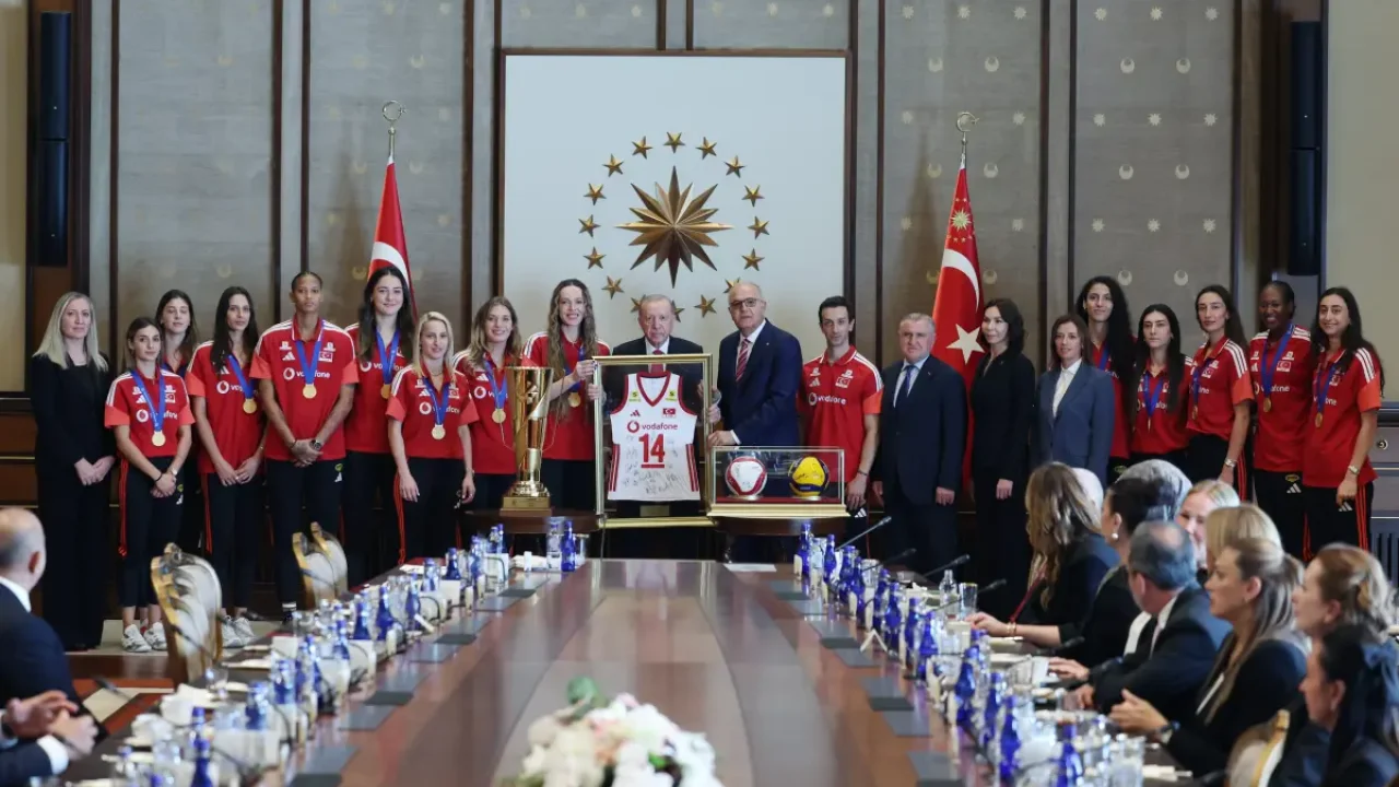 Erdoğan’dan Avrupa şampiyonu Filenin Sultanları’na kabul