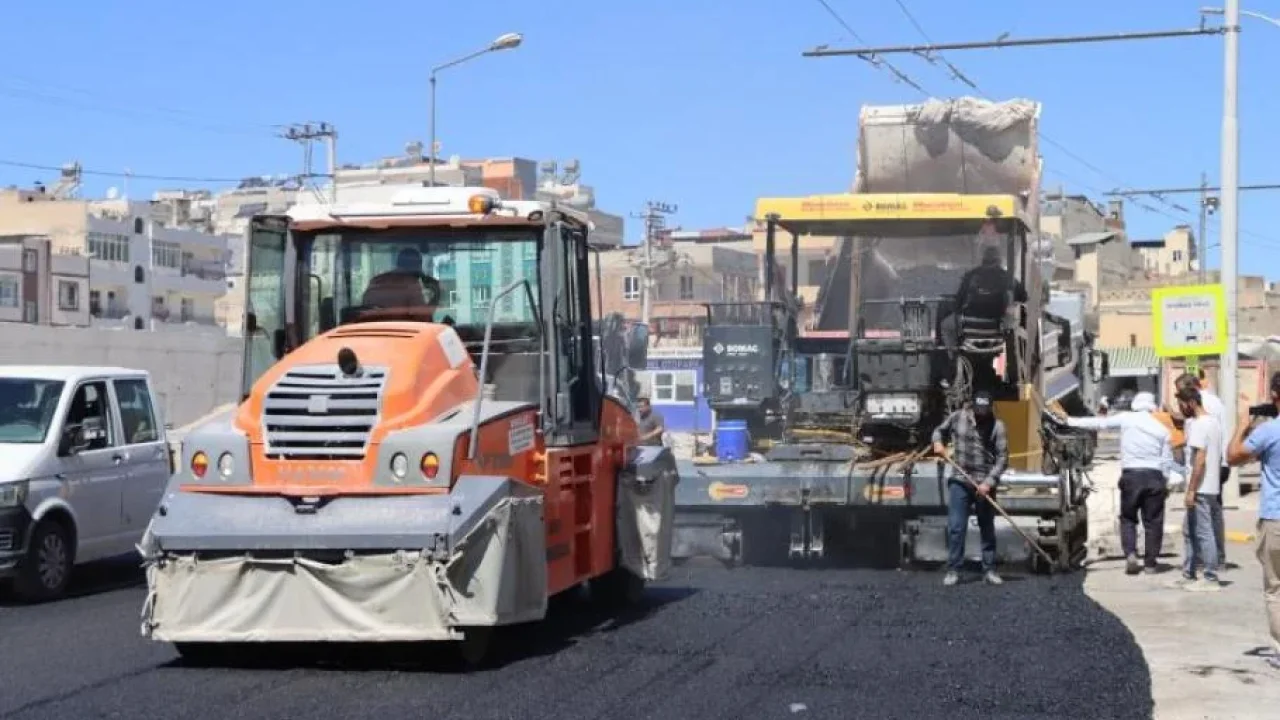 Haleplibahçe Caddesi’nde Asfalt Çalışmaları Hız Kazanıyor