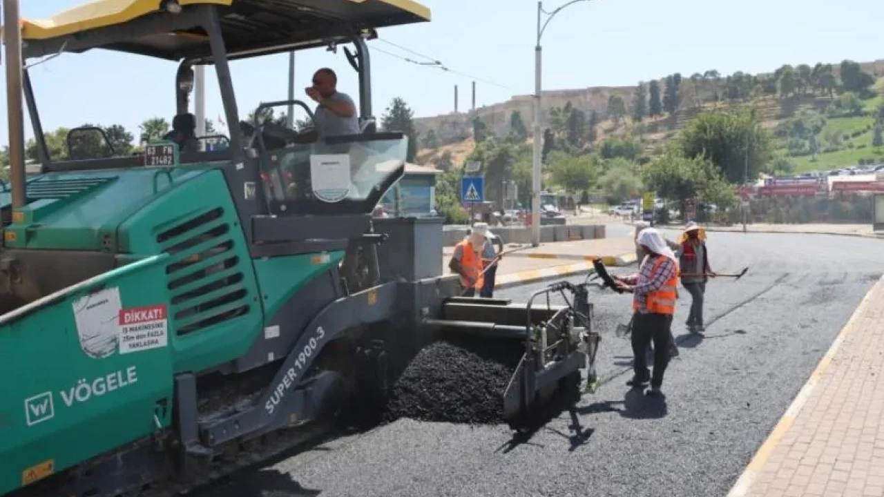 Haleplibahçe Caddesi yenileme çalışmaları sürüyor