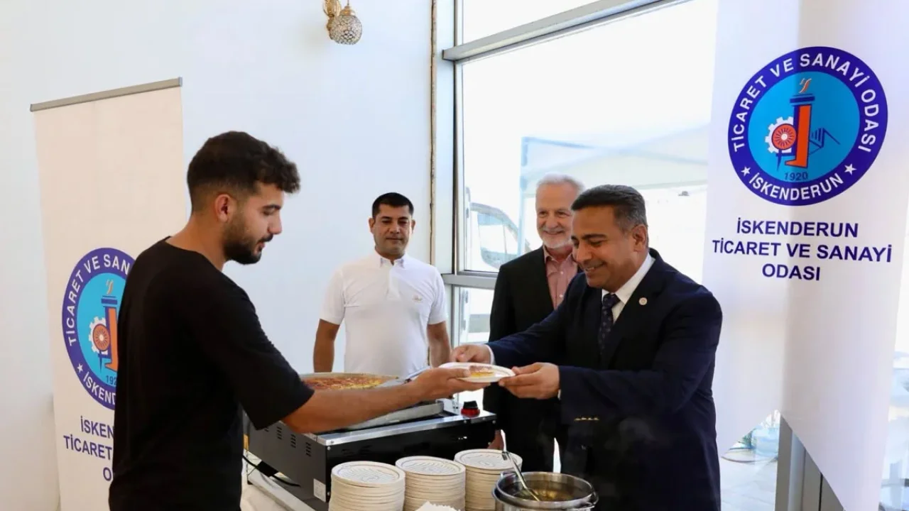 İskenderun Teknik Üniversitesi öğrencilerini künefeyle.