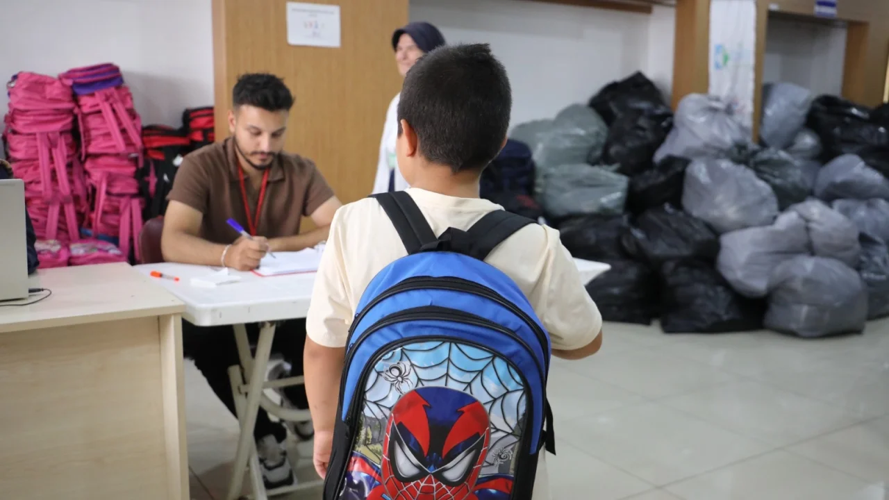 İzmit Belediyesinden Öğrencilere Kırtasiye Desteği