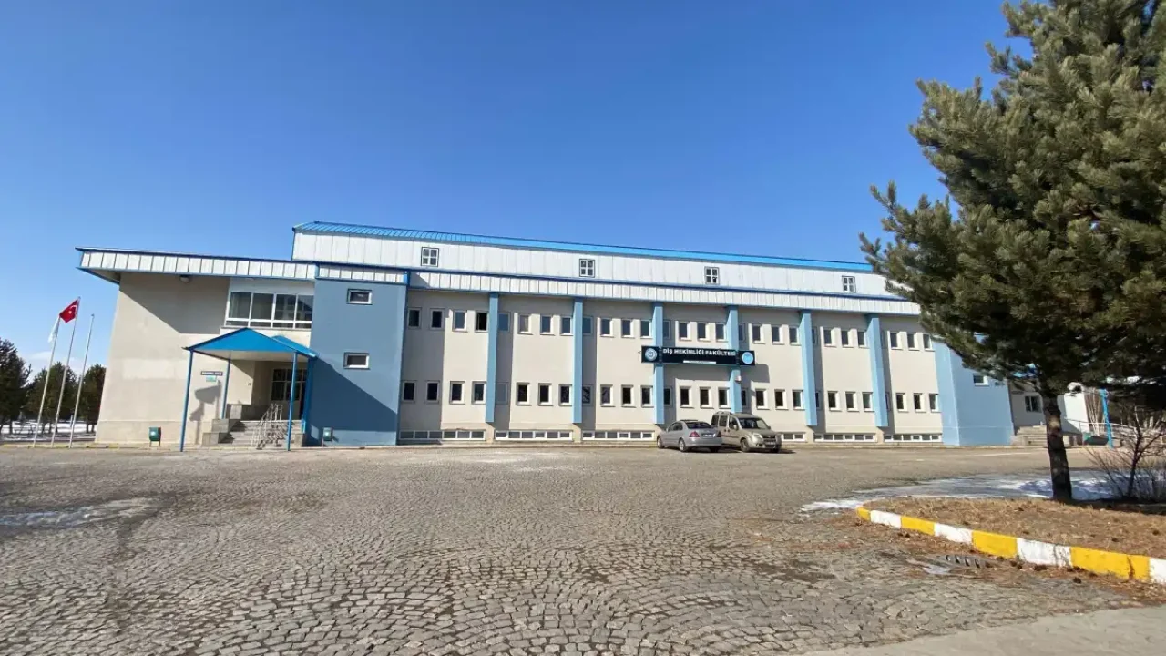 Kafkas Üniversitesi Ağız ve Diş Sağlığı Merkezi isim.