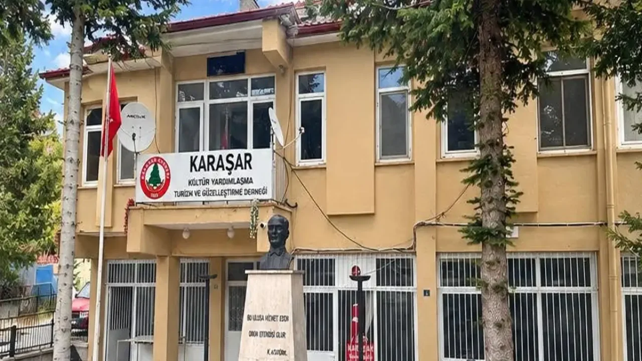 Karaşar Dernek binası, belediye başkanı tarafından açıldı