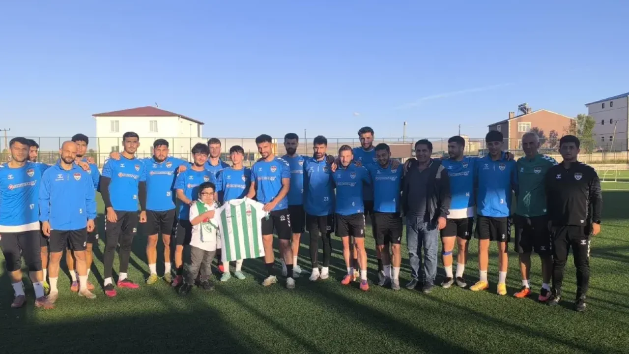 Kars 36 Spor taraftarından örnek davranış