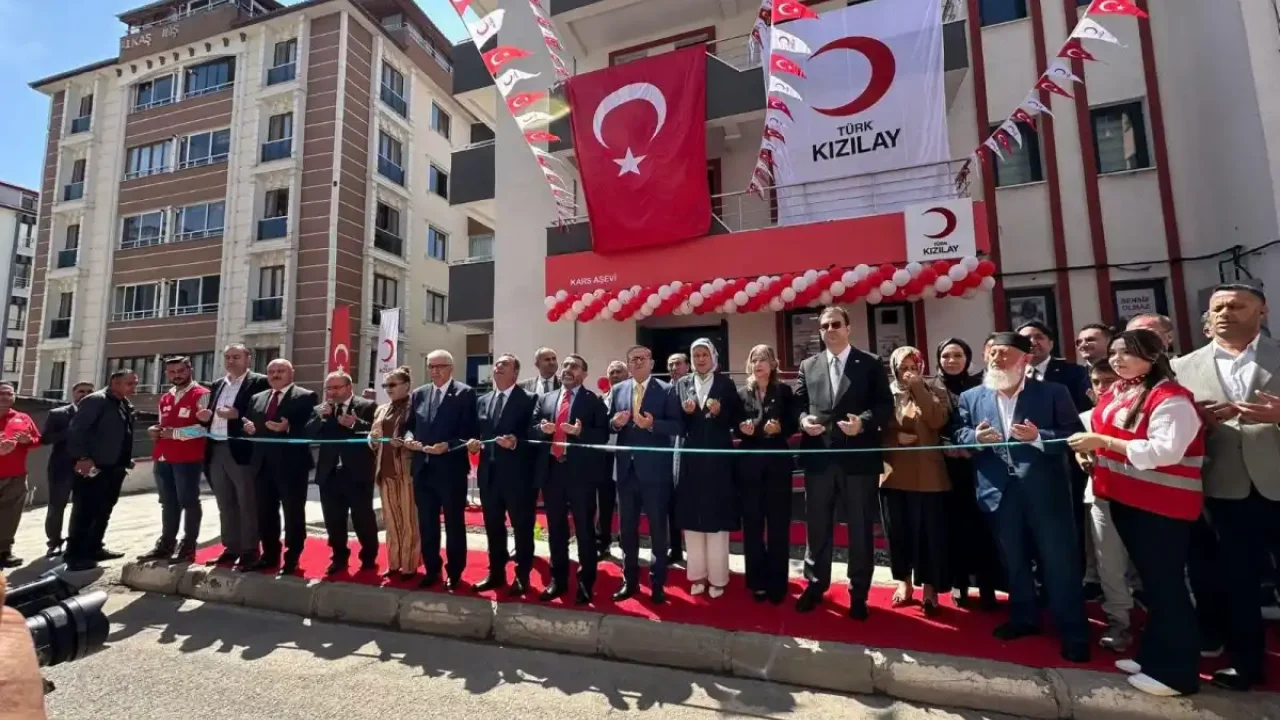 Kars Aşevi Hizmete Başlayarak İhtiyaç Sahiplerine Ulaşıyor
