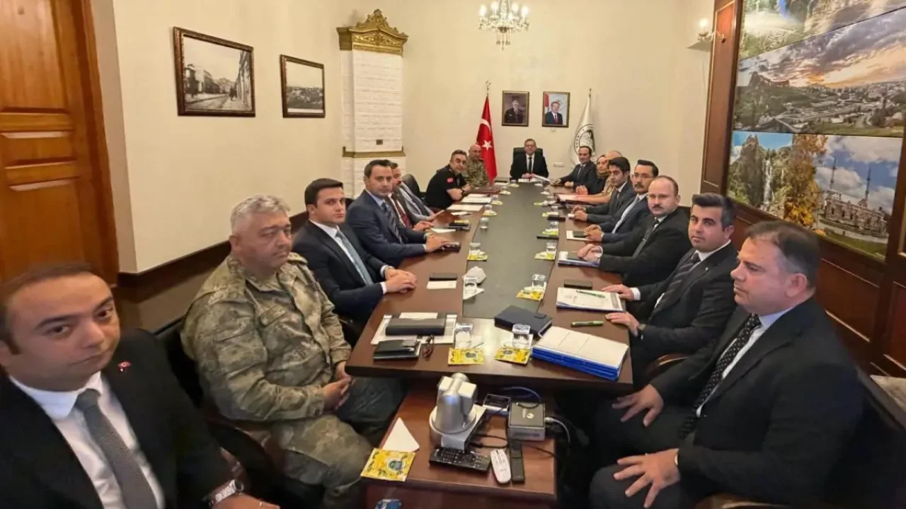 Kars Güvenlik Toplantısı Şehrin Asayişini Güçlendiriyor