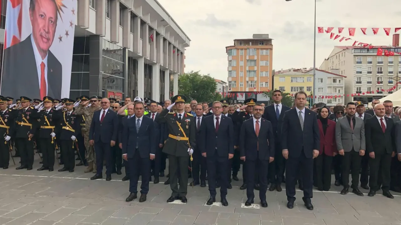 Kars’ta 30 Ağustos Zafer Bayramı Kutlamaları Hava Muhalefeti Engeline Takıldı