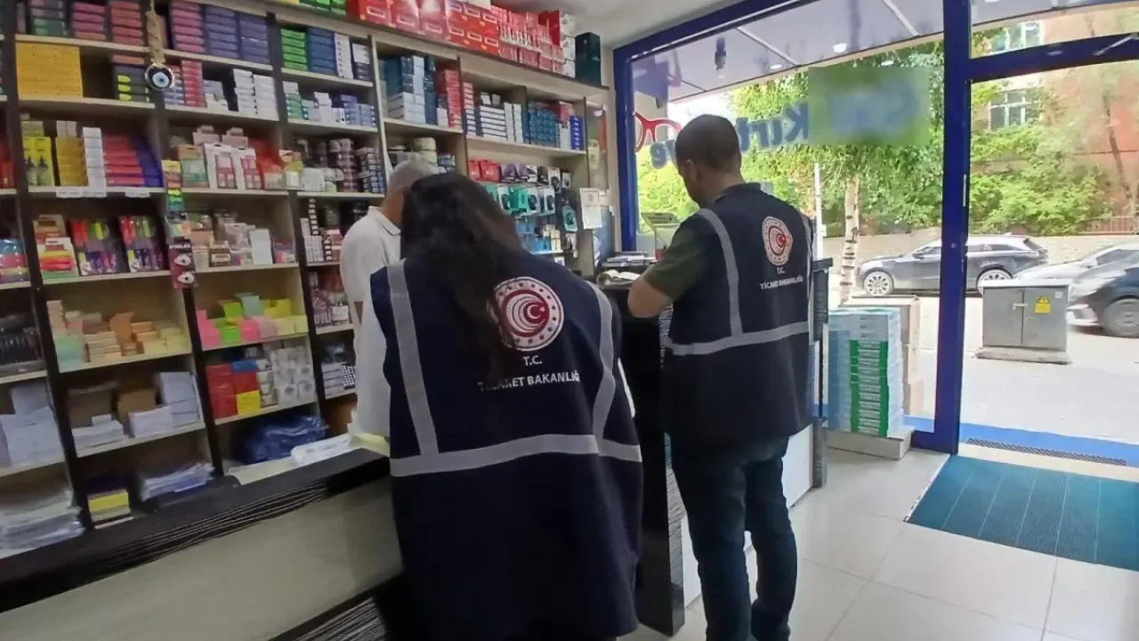 Kars’ta kırtasiye denetimleri sıklaştırıldı: fiyat etiketi ve haksız zam kontrolü