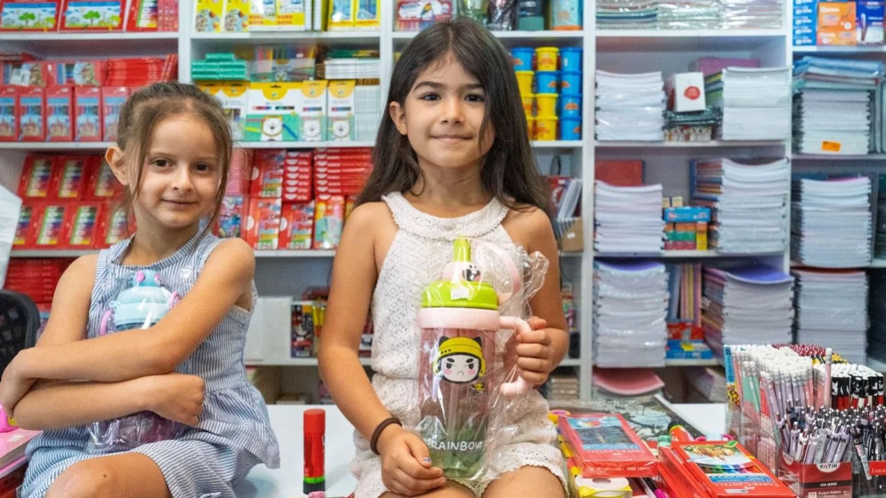 Kırtasiye desteği ödemeleri başladı: İzmir ödedi