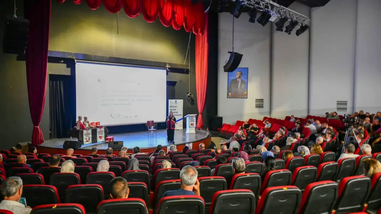 Okul servis şoförlerine güvenli ulaşım eğitimi veriyor