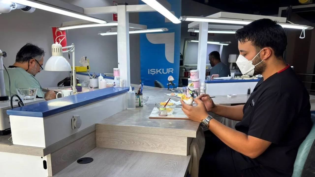 Osmaniye’de Diş Protez Alanında İşbaşı Eğitim Programı Başladı