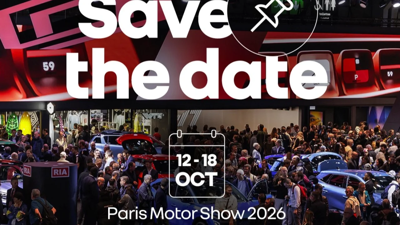 Paris Otomobil Fuarı'nda Renault 50 Model Sergiliyor
