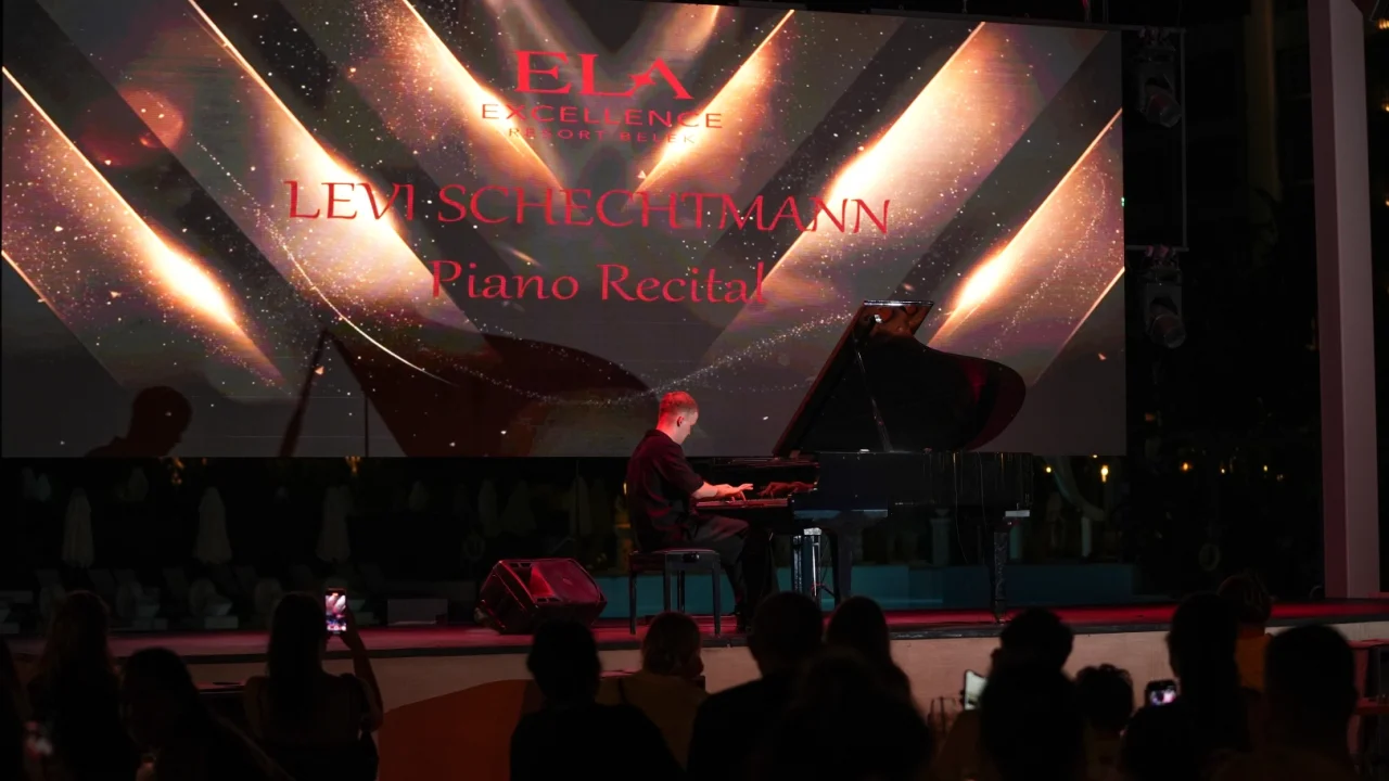 Piyanist LEVI.SCT Antalya’da Konser Verdi
