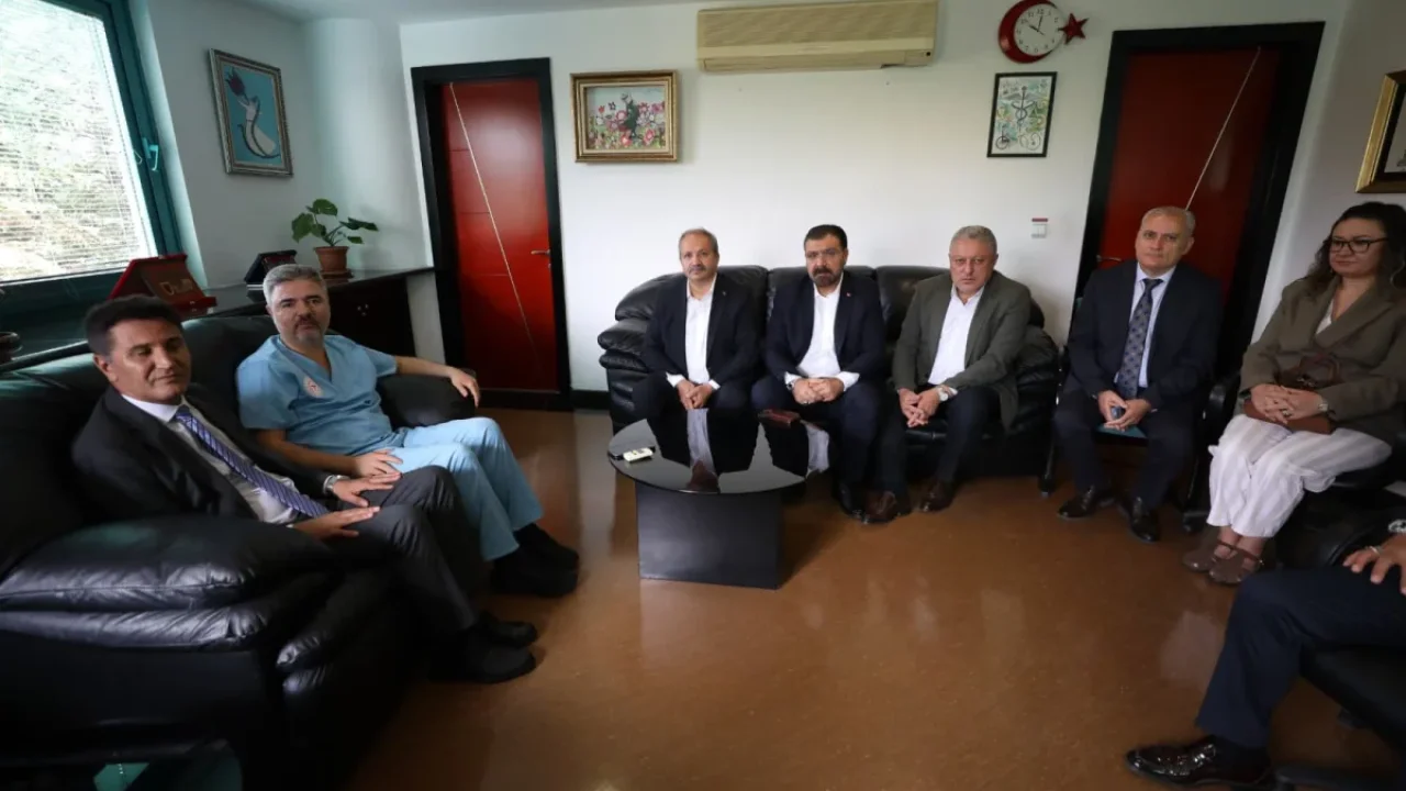 Sağlık-Sen heyeti gazileri ziyaret ederek destek verdi