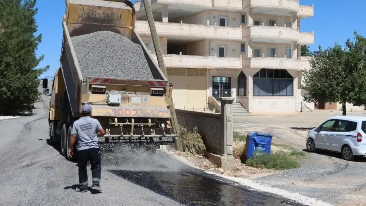 Şanlıurfa Büyükşehir, Viranşehir’de kırsal yolları yeniliyor
