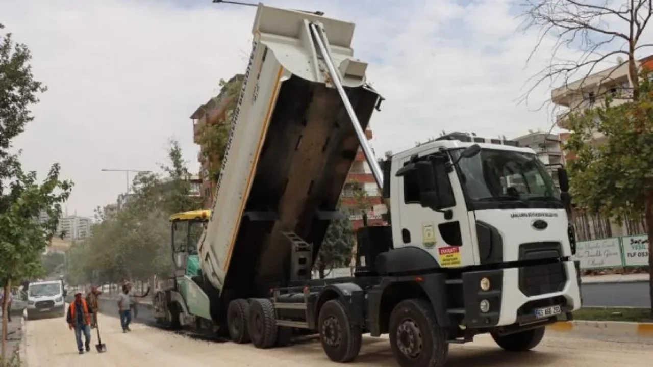 Şanlıurfa Büyükşehir yolları yeniliyor, Karaköprü’de ulaşım rahatlıyor