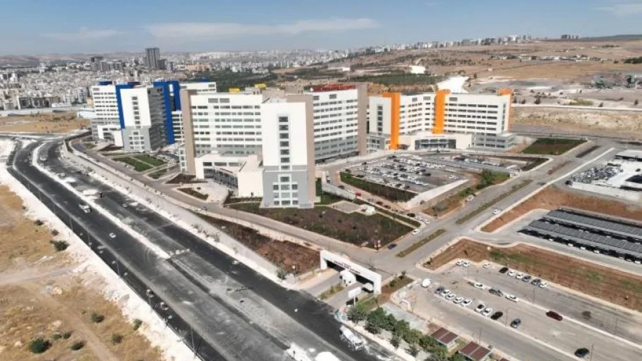 Şanlıurfa Şehir Hastanesi yolu ulaşımı rahatlatıyor