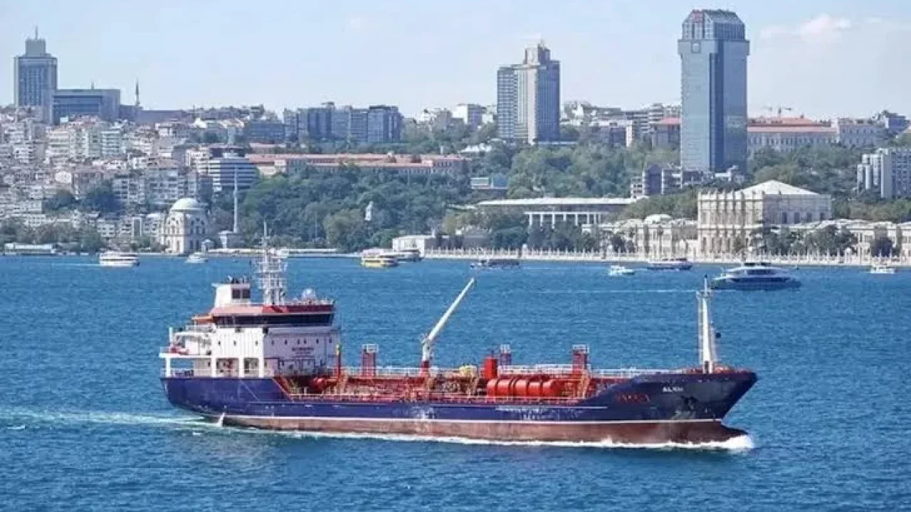 Silivri gemi kazası sonrası arama çalışmaları sürüyor