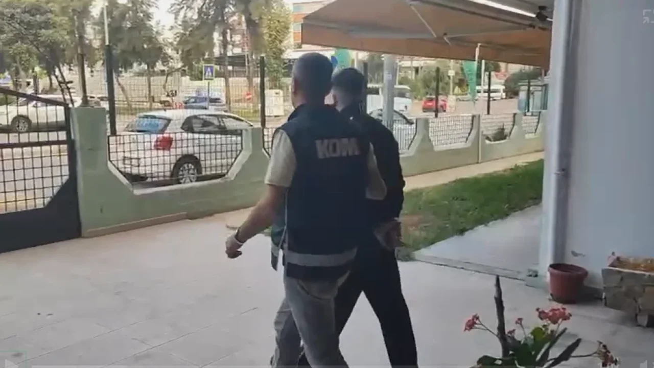 Suç örgütü operasyonu ile sosyal medya ağları çökertiliyor