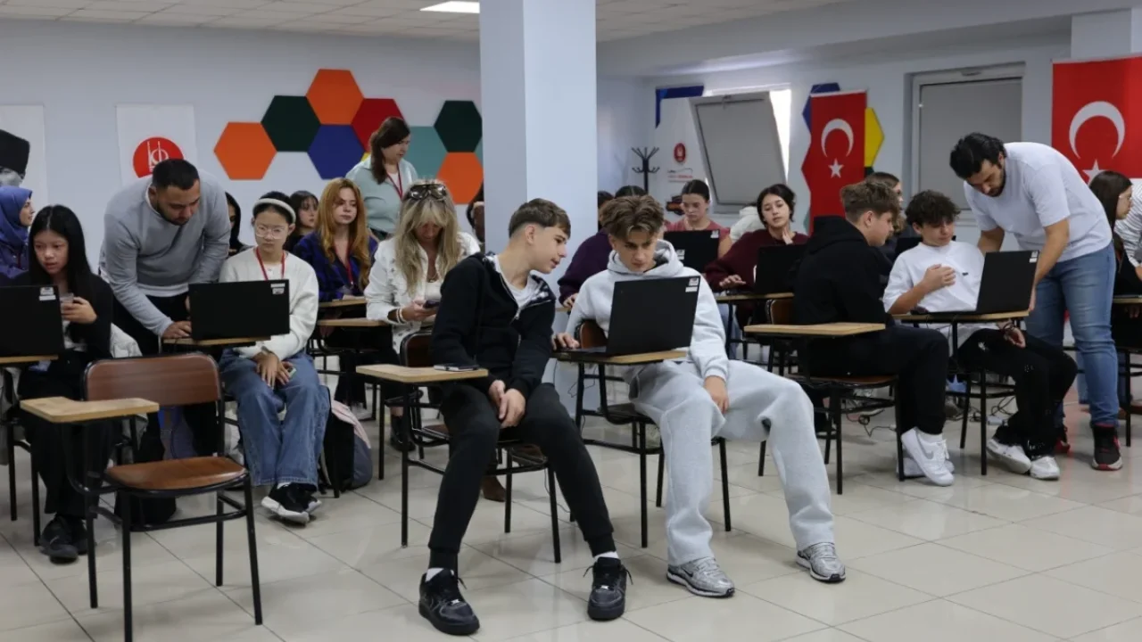 TEKNOMER’de Erasmus öğrencilerine teknoloji eğitimi