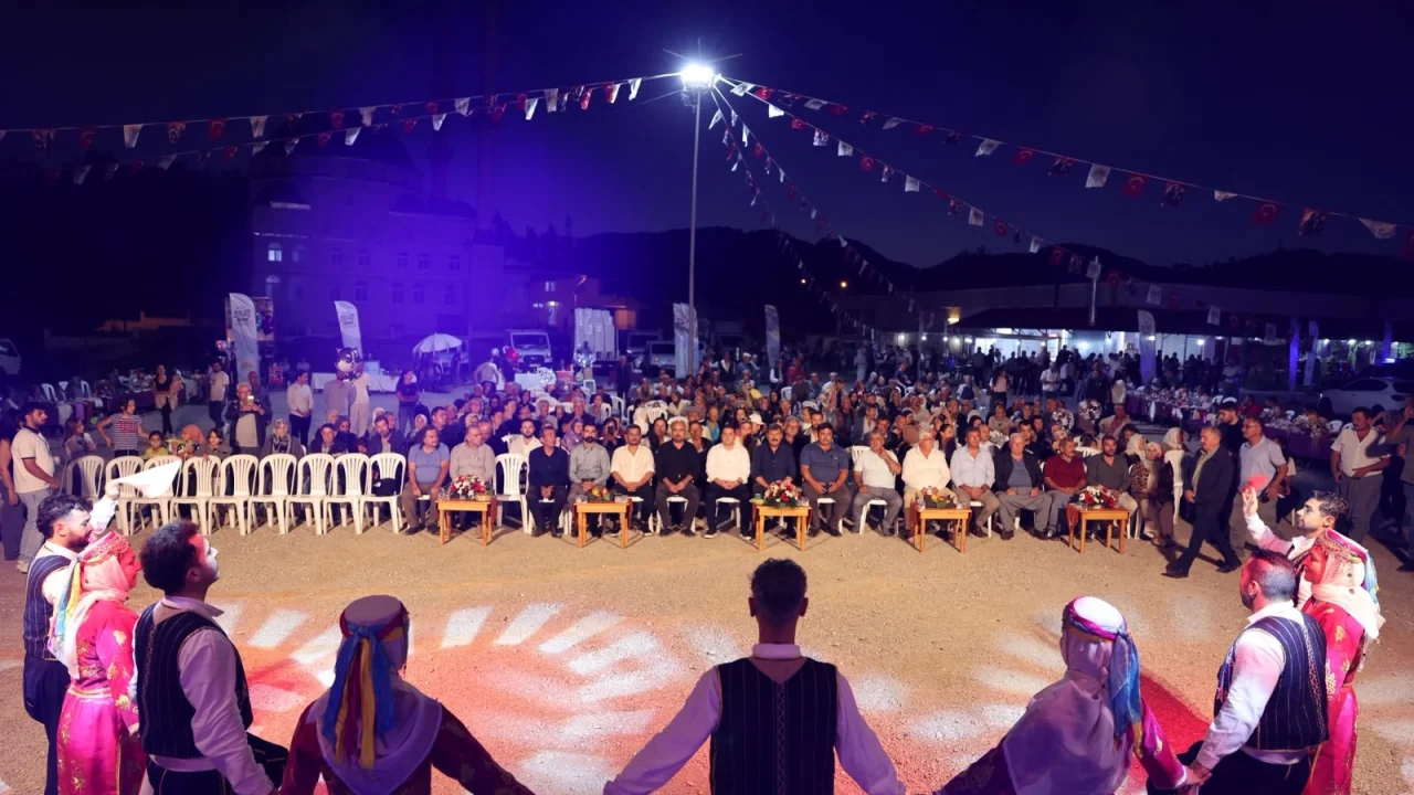 Toroslar’da 2. Şeftali Hasadı Coşkusu